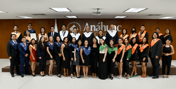 Entrega Universidad Anáhuac diplomas a egresados de los Programas de Liderazgo Anáhuac