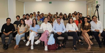 Especialistas ofrecen en la Universidad Anáhuac Cancún orientación financiera en la conferencia “CoolturíSATe”