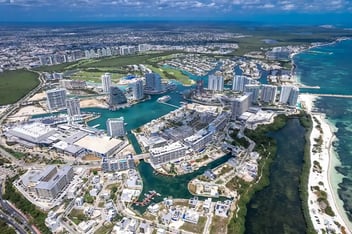 ciudad turistica cancun vista desde arriba 