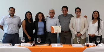 Alumnos del Programa de Liderazgo en Deporte “ACCIÓN” sostuvieron un encuentro con el Dr. Javier Martínez, fundador del programa