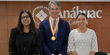 Se reúnen alumnos del Programa de Liderazgo en Medicina ALPHA con el Dr. Guillermo Torre Amione, galardonado de la Medalla Anáhuac en Medicina 2022