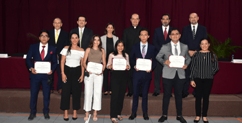 Entrega la Universidad Anáhuac Cancún reconocimientos a mejores promedios del semestre agosto-diciembre 2021