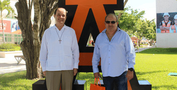 La Escuela Internacional de Hotelería realiza Cátedra prima impartida por Roberto Chapur Zahoul, Presidente  del grupo RCD HotelsLa Escuela Internacional de Hotelería de la Universidad Anáhuac Cancún realizó la Cátedra Prima impartida por el Sr. Roberto Chapur Zahoul, Presidente del grupo empresarial RCD Hotels,