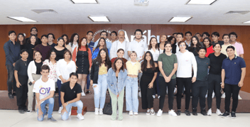 La Facultad de Derecho y Relaciones Internacionales de la Universidad Anáhuac Cancún realizó la Cátedra Prima titulada “Perspectivas Económicas para el Cierre del Sexenio”