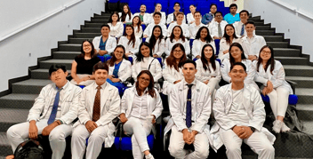 El Programa de Liderazgo en Medicina ALPHA realiza visita institucional al Hospital Amerimed Cancún