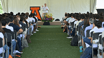 Universidad Anáhuac Cancún da la bienvenida a 900 nuevos alumnos en la Bienvenida Integral Universitaria (BIU) Agosto 2024