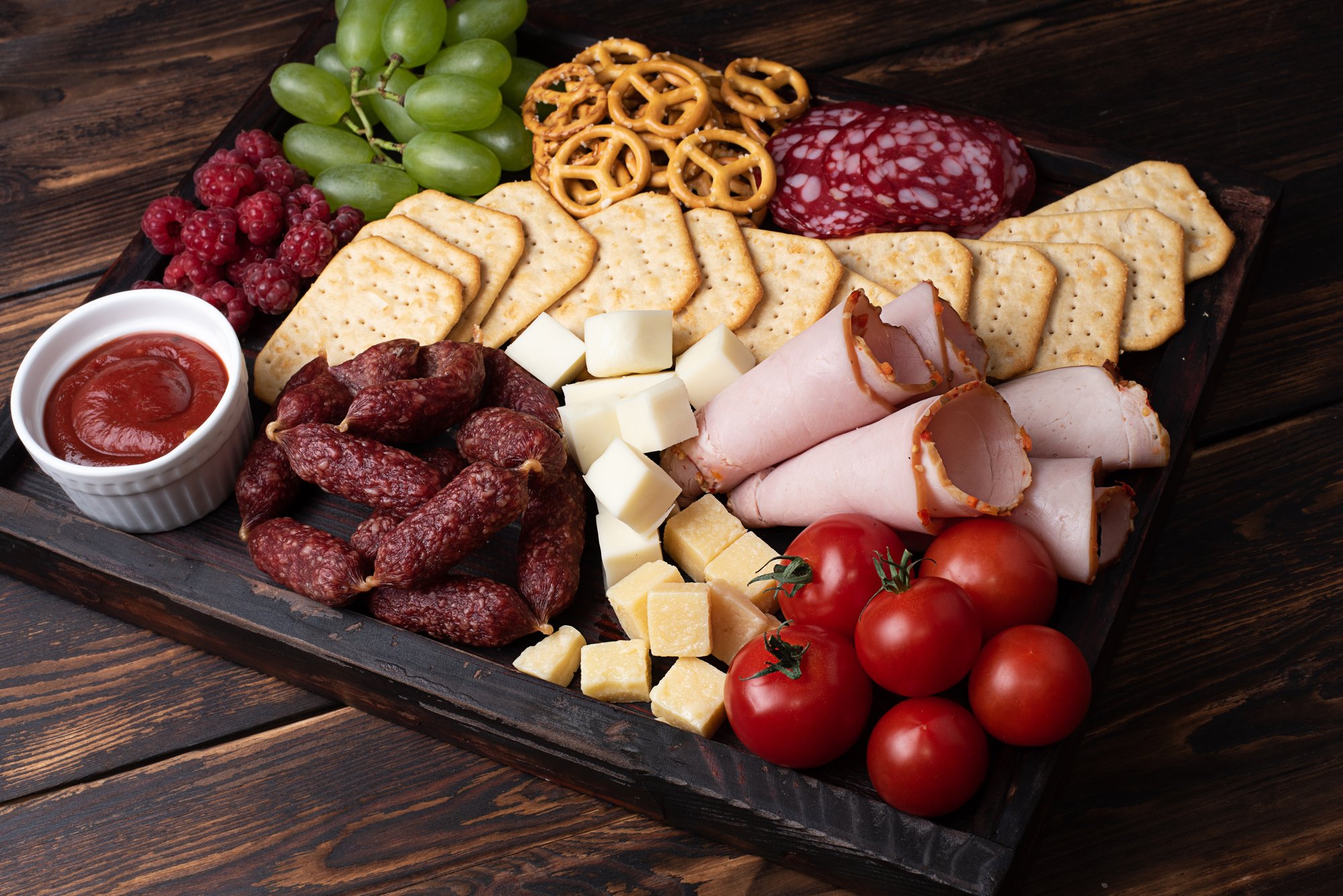 charcuterie-board-2023-11-27-05-15-17-utc
