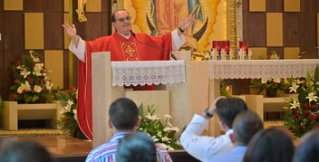consagra-a-dios-la-comunidad-de-la-universidad-anahuac-cancun-sus-labores-en-una-misa-de-bienvenida-por-el-inicio-de-semestre