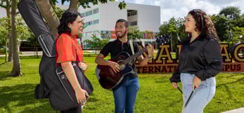 Descubre cómo la Universidad Anáhuac Cancún fomenta la creatividad