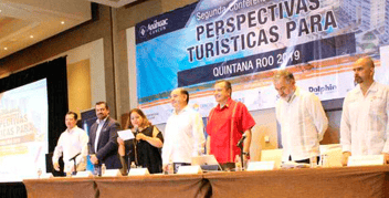 Grandes líderes dialogan sobre el panorama turístico para el Estado de Quintana Roo.