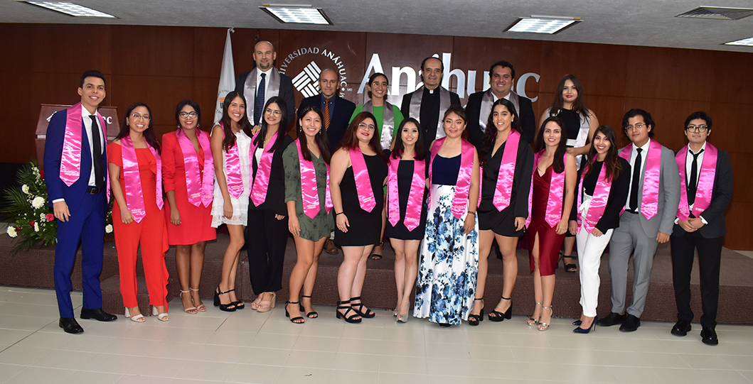 La Universidad Anáhuac Cancún Celebró la Graduación de 3 Generaciones del Programa de Excelencia Vértice