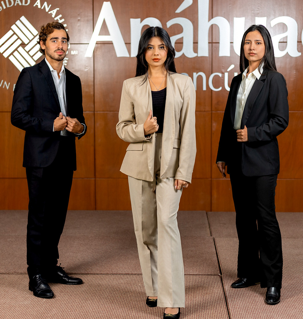 Alumna-clases-posgrados-Anáhuac-Cancún