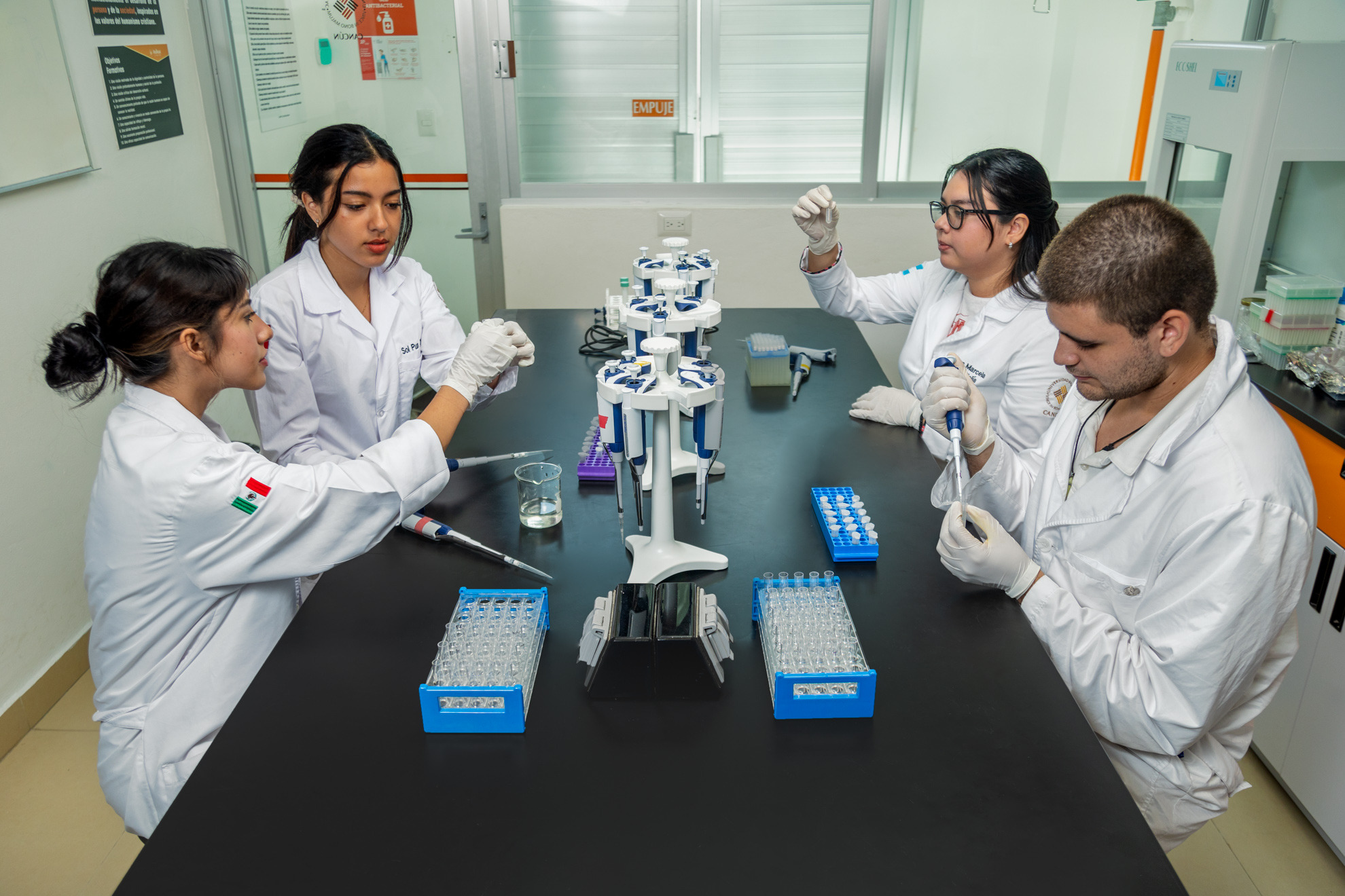 <span id="hs_cos_wrapper_name" class="hs_cos_wrapper hs_cos_wrapper_meta_field hs_cos_wrapper_type_text" style="" data-hs-cos-general-type="meta_field" data-hs-cos-type="text" >Investigación Anáhuac contribuye al conocimiento epidemiológico sobre el cáncer cervicouterino en el sureste de México</span>