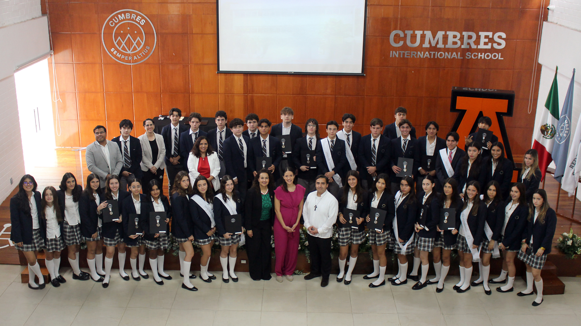 Universidad Anáhuac Cancún reconoce la excelencia académica de estudiantes de Cumbres
