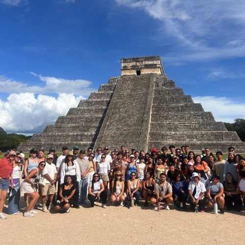 Anáhuac Cancún-5 exchange students