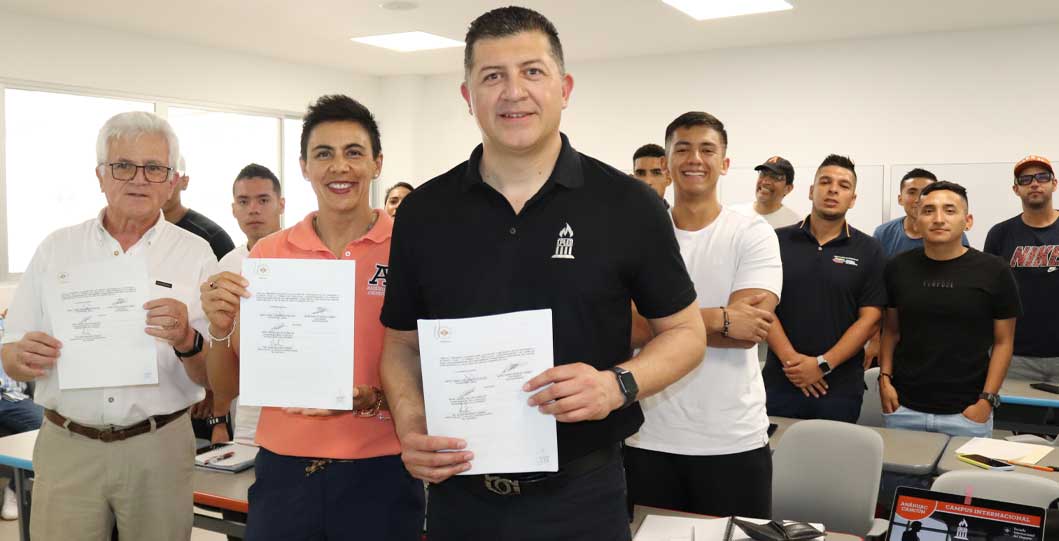 Firman importante acuerdo la Universidad Anáhuac Cancún y el Colegio Profesional de Licenciados en Entrenamiento Deportivo