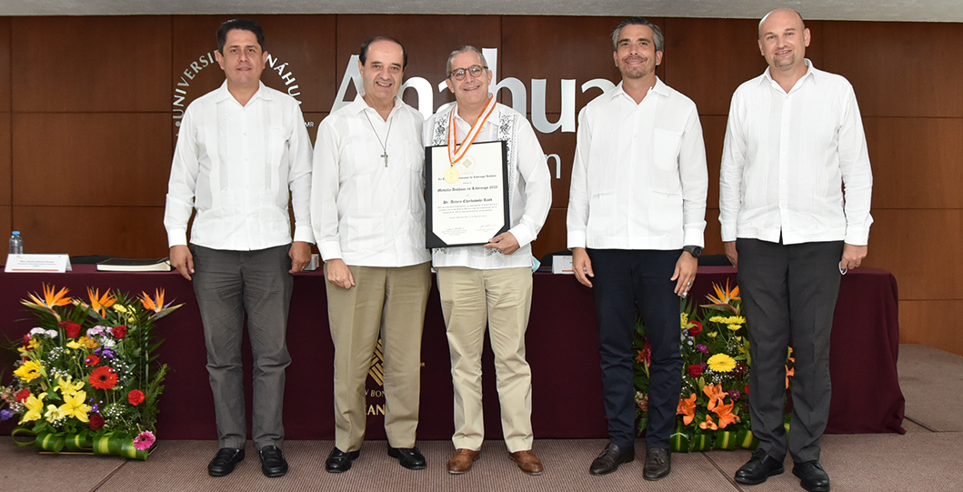The International School of Leadership Anáhuac awards the Anáhuac Medal in Leadership 2022 to PhD. Arturo Cherbowski Lask