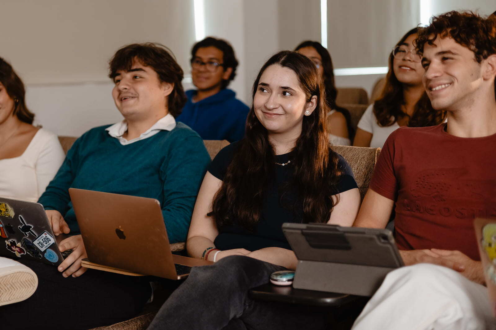 alumnos de lenguas de la anahuac cancun
