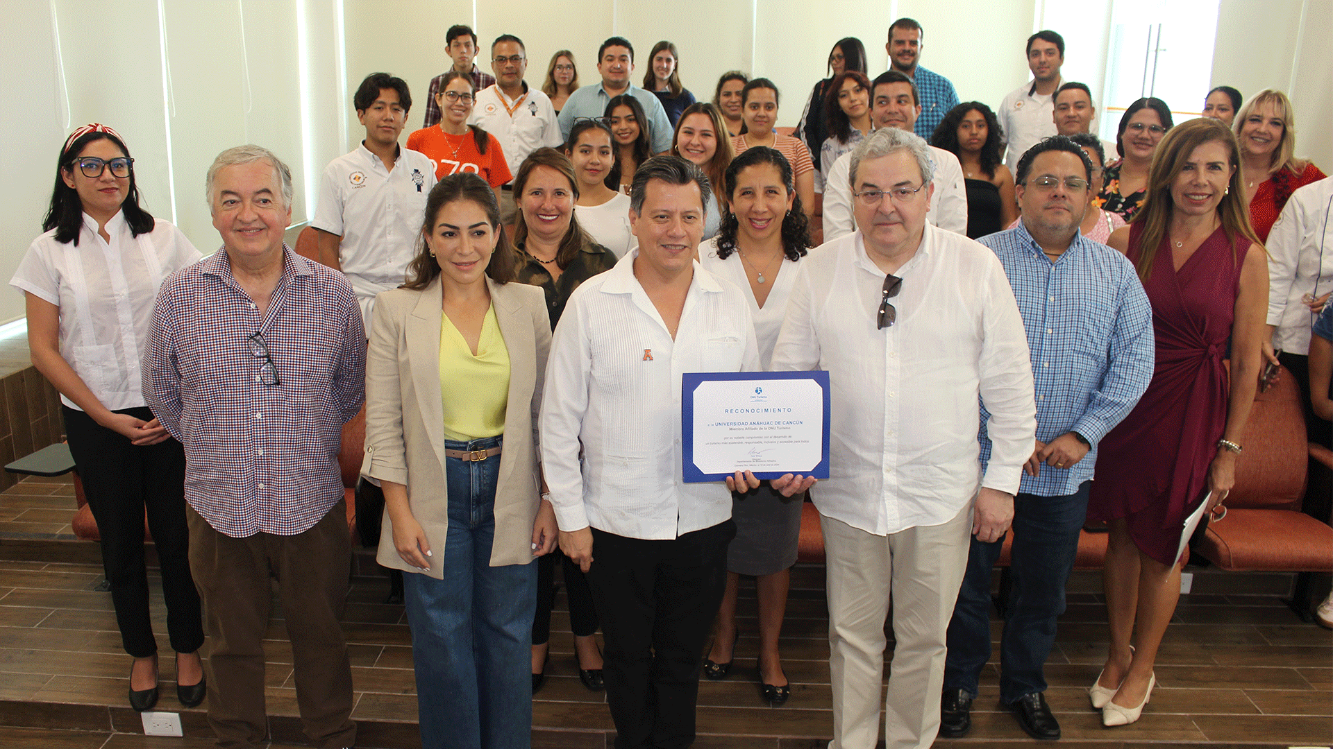 el-excmo-embajador-de-la-onu-turismo-reconoce-el-compromiso-de-la-universidad-anahuac-cancun-con-el-turismo-sostenible