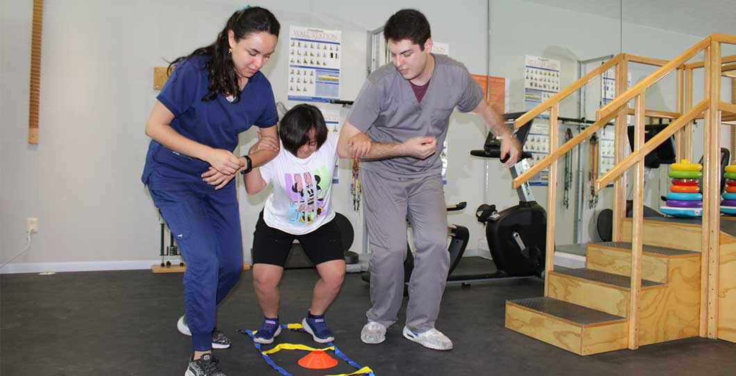 Jornadas Médicas Triages de la Universidad Anáhuac Cancún brindan apoyo integral a niños con Síndrome de Down