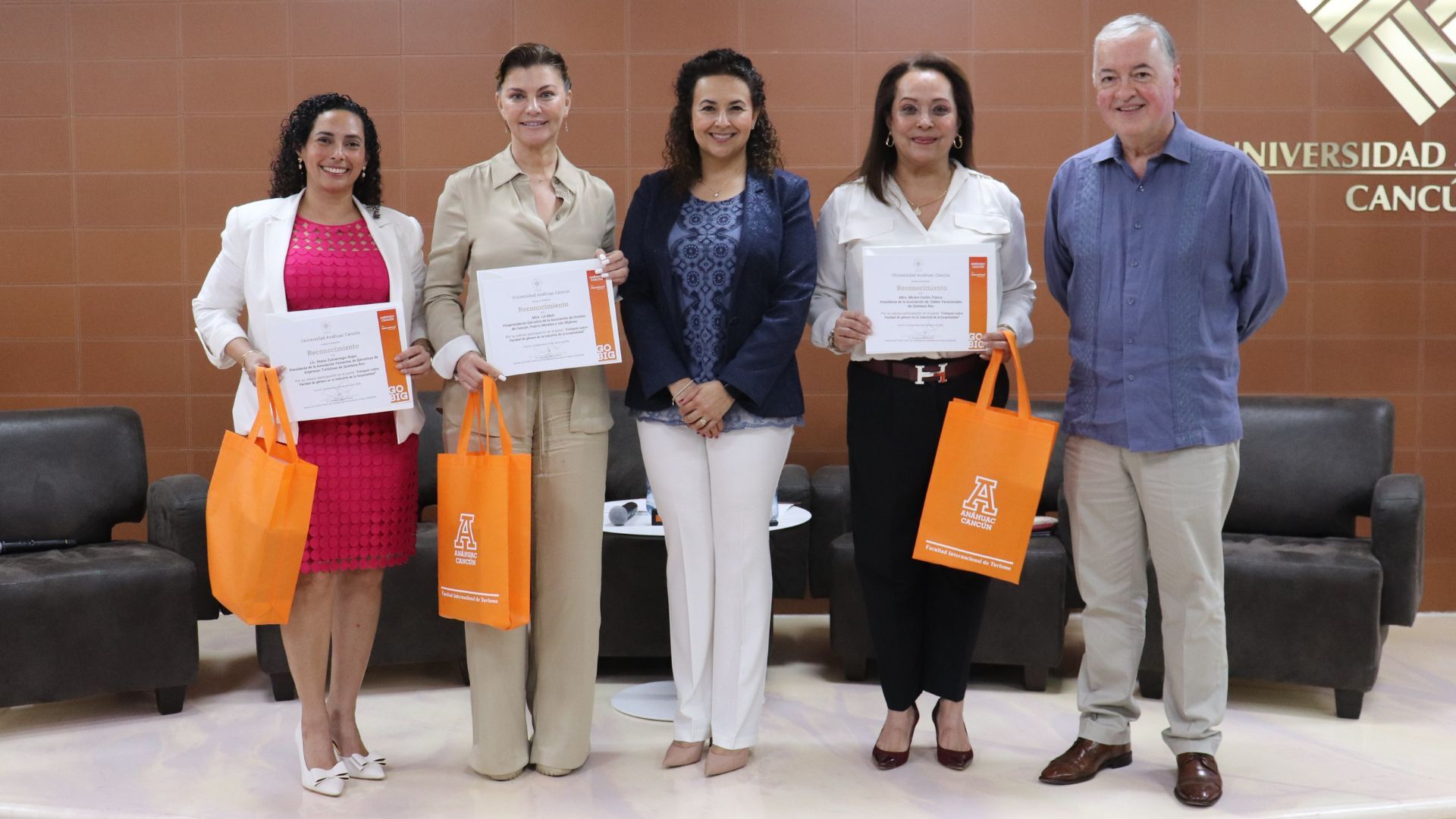 Anáhuac Cancún presenta estudio sobre paridad de género en la industria de la hospitalidad